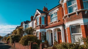 Read more about the article Lincolnshire House Prices 2025: Town-by-Town Outlook, Trends & Smart Buying Tips